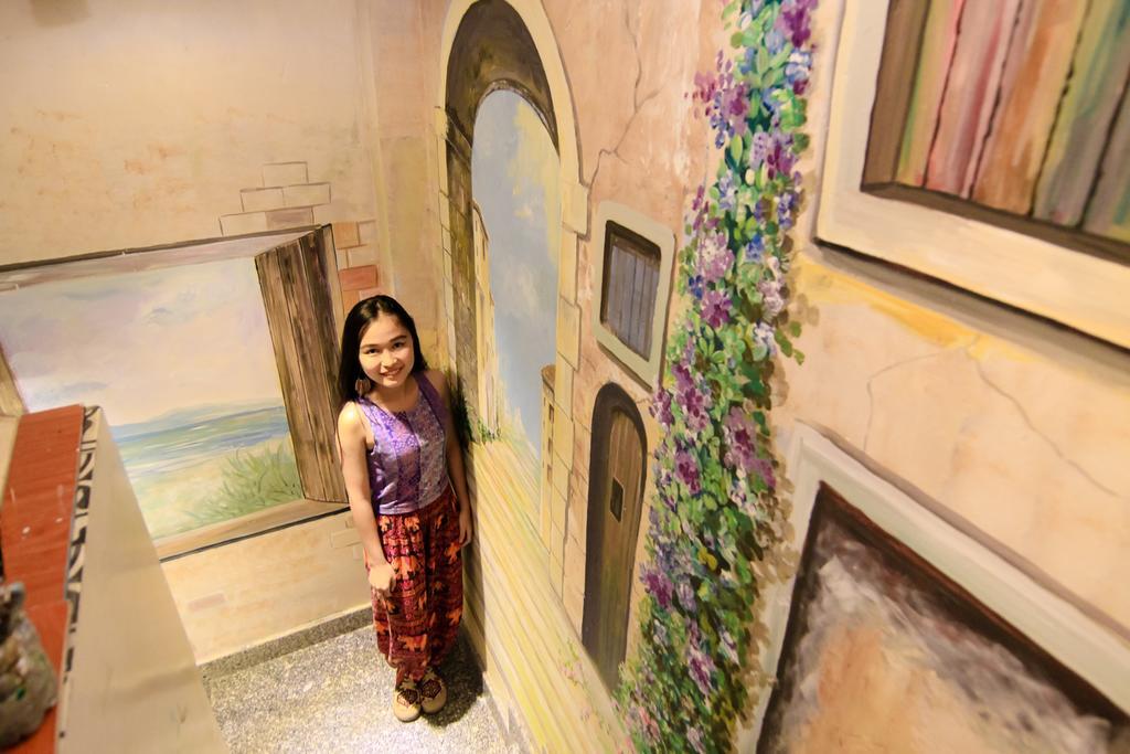 Wanderlust Saigon Hostel & Rooftop Bar Ho Chi Minh-byen Eksteriør bilde