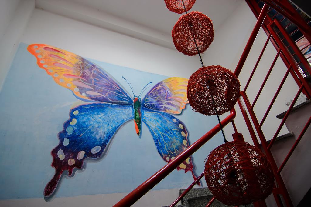 Wanderlust Saigon Hostel & Rooftop Bar Ho Chi Minh-byen Eksteriør bilde