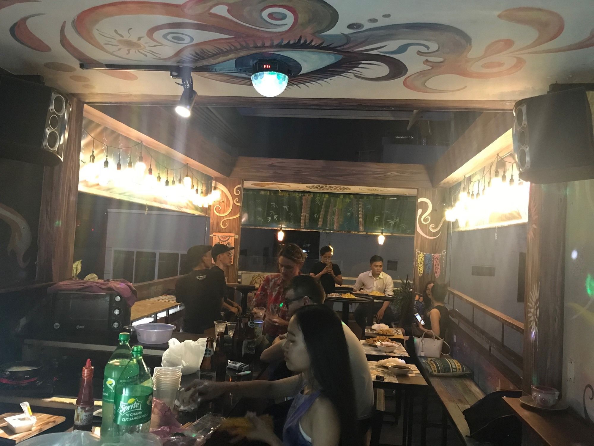 Wanderlust Saigon Hostel & Rooftop Bar Ho Chi Minh-byen Eksteriør bilde