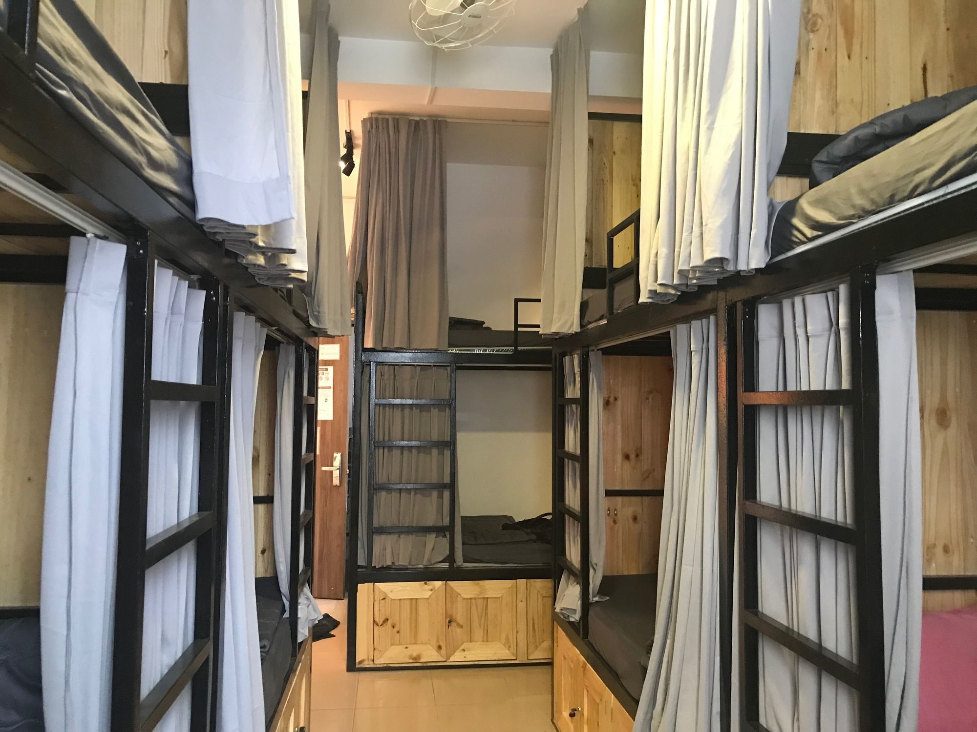 Wanderlust Saigon Hostel & Rooftop Bar Ho Chi Minh-byen Eksteriør bilde