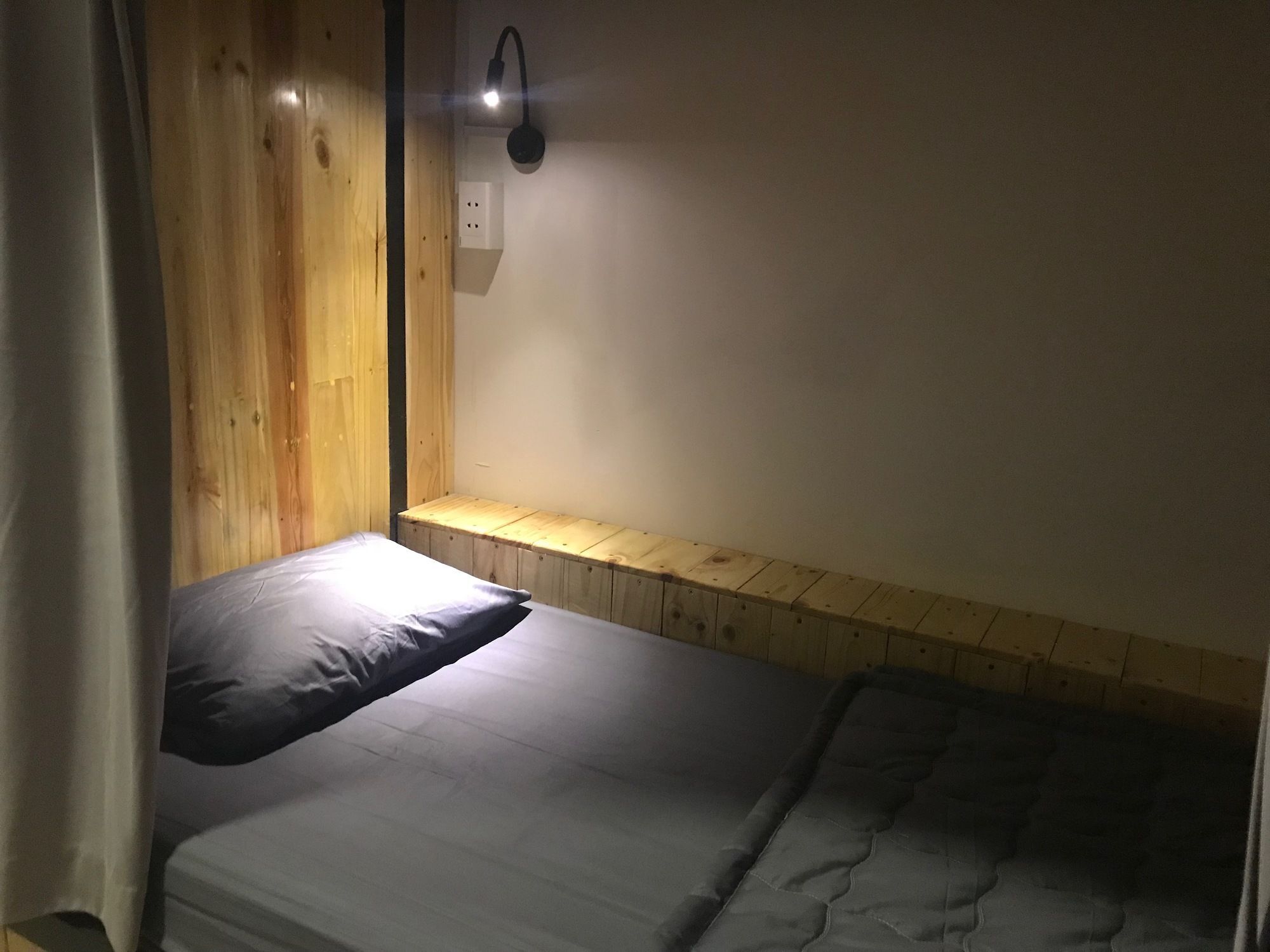 Wanderlust Saigon Hostel & Rooftop Bar Ho Chi Minh-byen Eksteriør bilde